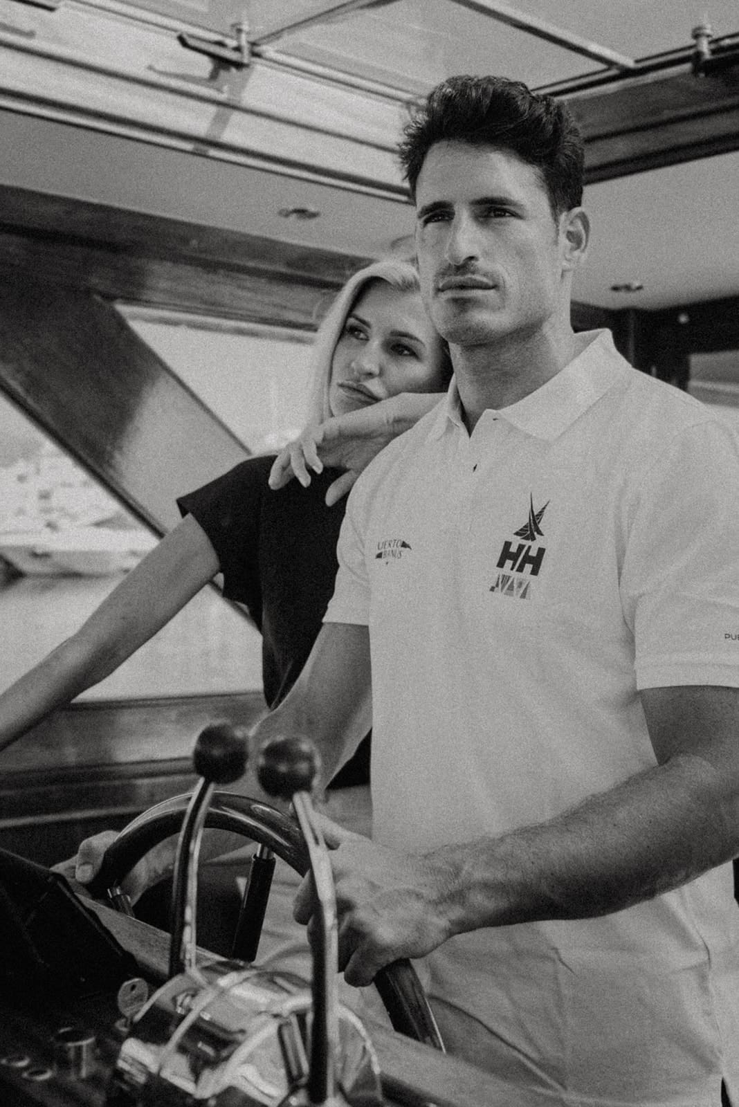 Couple Photo Shoot in a Boat in Puerto Banús, Sunny September