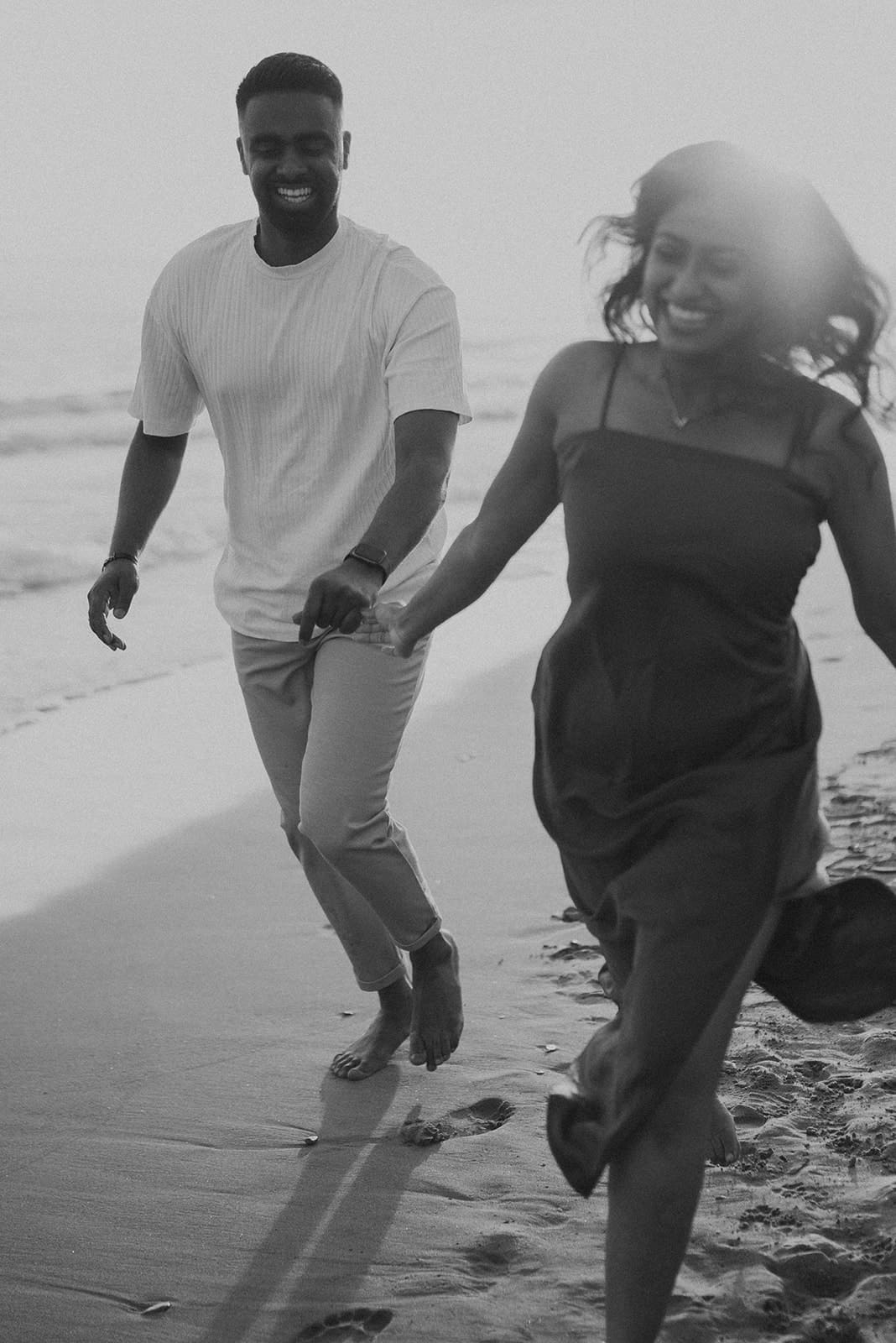 Anniversary photography in Marbella, Wedding photos at the beach in Marbella, Sunny September